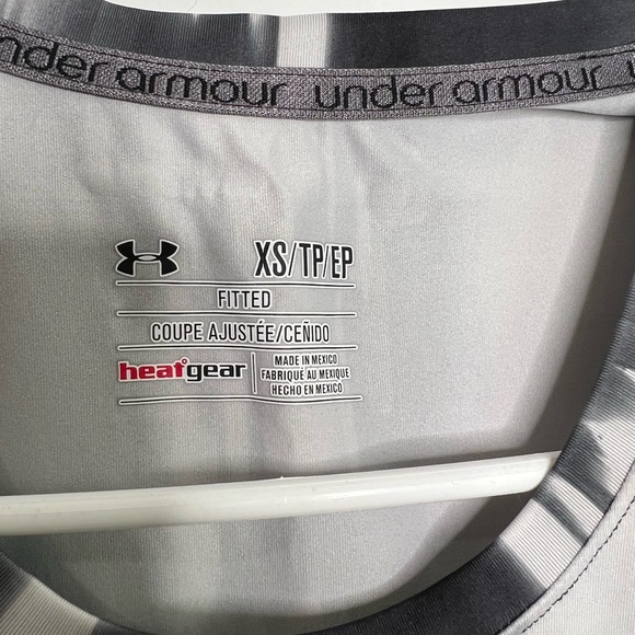Under Armour Top - Picture 2 of 5